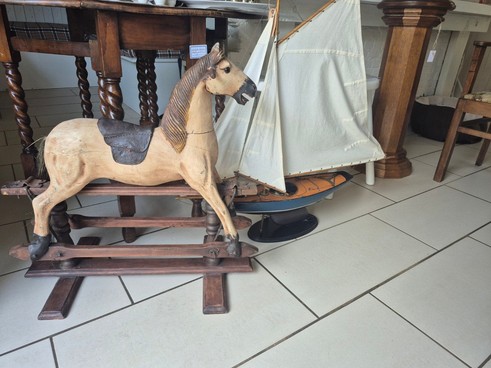 decoratief houten paardje, Ophalen