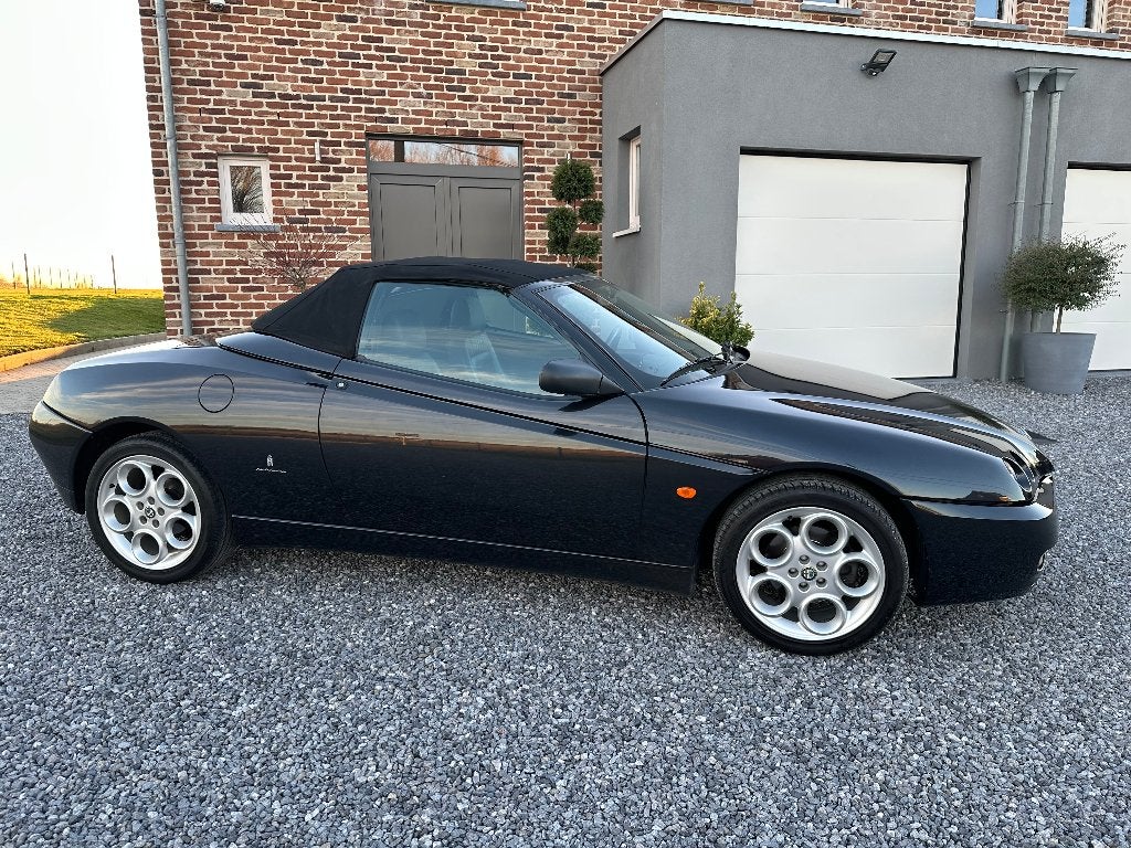 ALFA > > ROMEO > > SPIDER > 69.000 km > JTS 165pk > CAR-PASS, Auto's, Voorwielaandrijving, Dealer onderhouden, Zwart, 4 cilinders