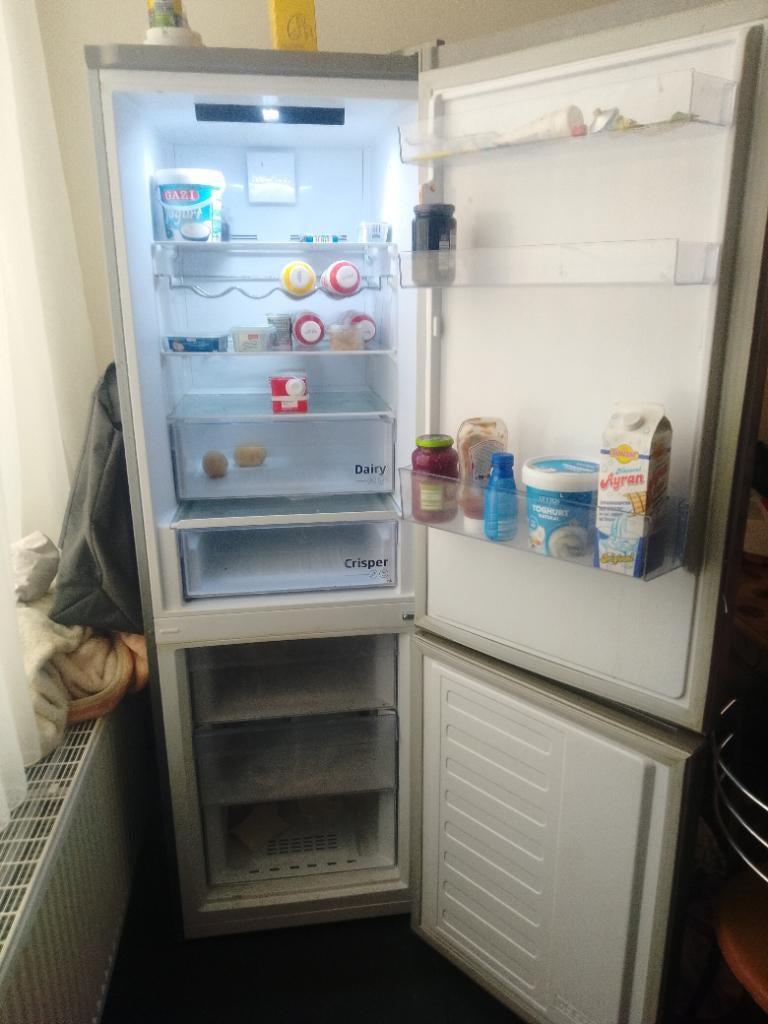 Frigo beko, Electroménager, Réfrigérateurs & Frigos, Enlèvement, Comme neuf, Avec compartiment congélateur