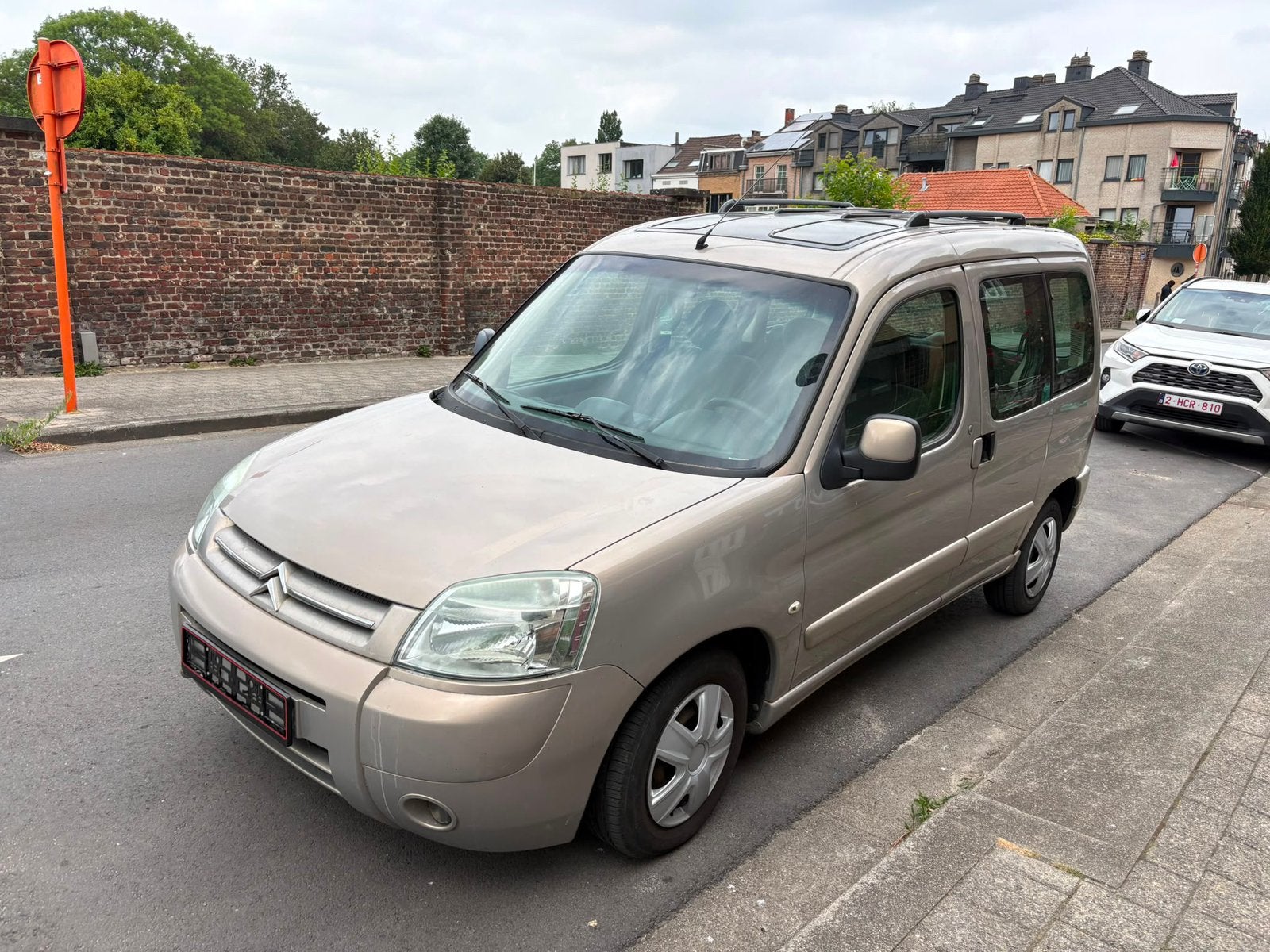 Citroen berlingi essence 1.4 281000km airco toi pano etc…, Auto's, Beige, Beige, Berlingo, Handgeschakeld