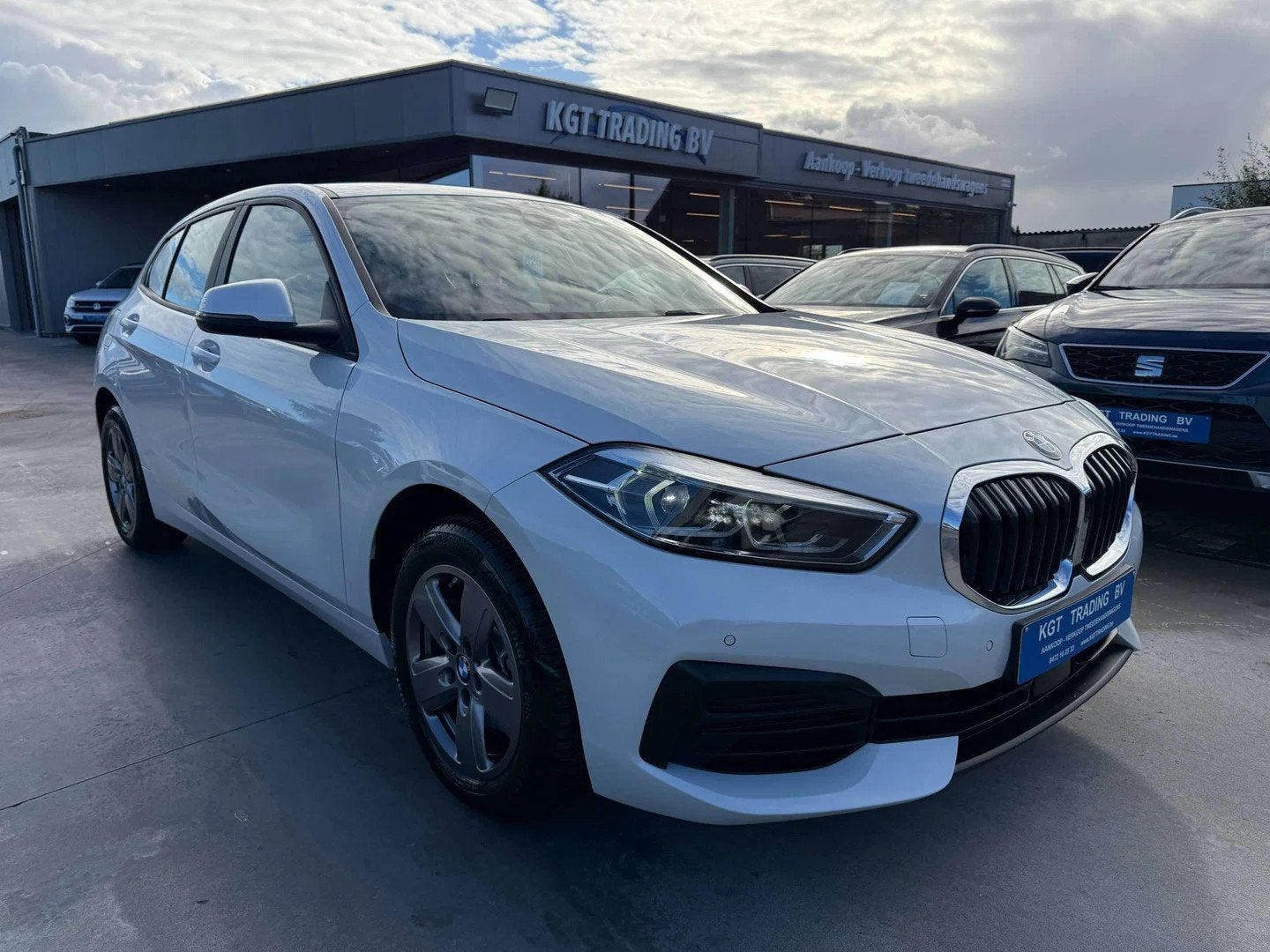BMW 1 Serie 116 i FULL LED NAVIGATIE VIRTUAL CARPLAY DAB BLU, Auto's, Gebruikt, 3 cilinders, 1395 kg, 80 kW