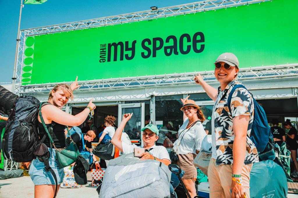 Rock Werchter MySpace Hive camping 6 personen, Tickets en Kaartjes, Evenementen en Festivals, Drie personen of meer