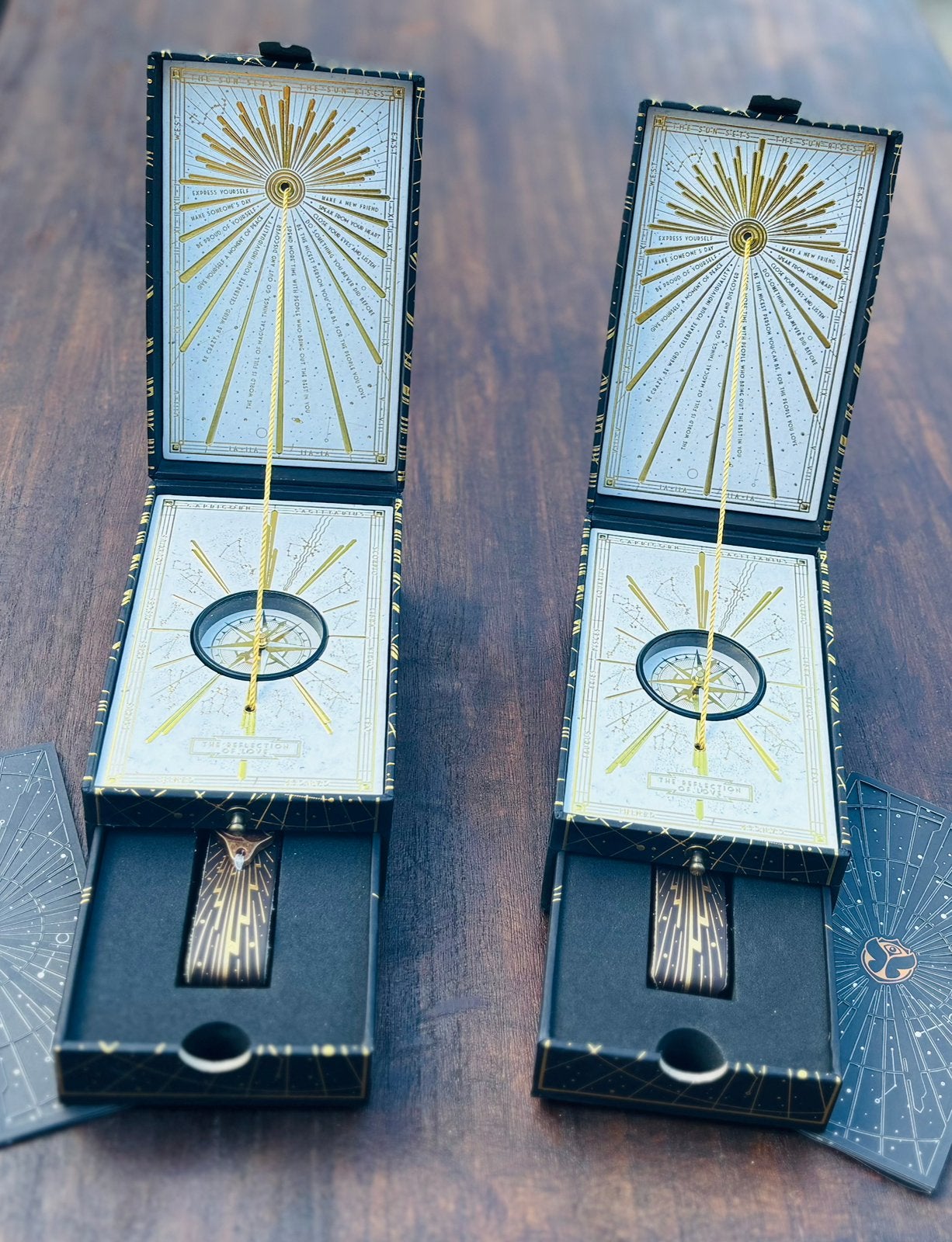 Tomorrowland 2022 - Le reflet de l'amour - étui + bracelet, Enlèvement ou Envoi, Comme neuf, Autres types