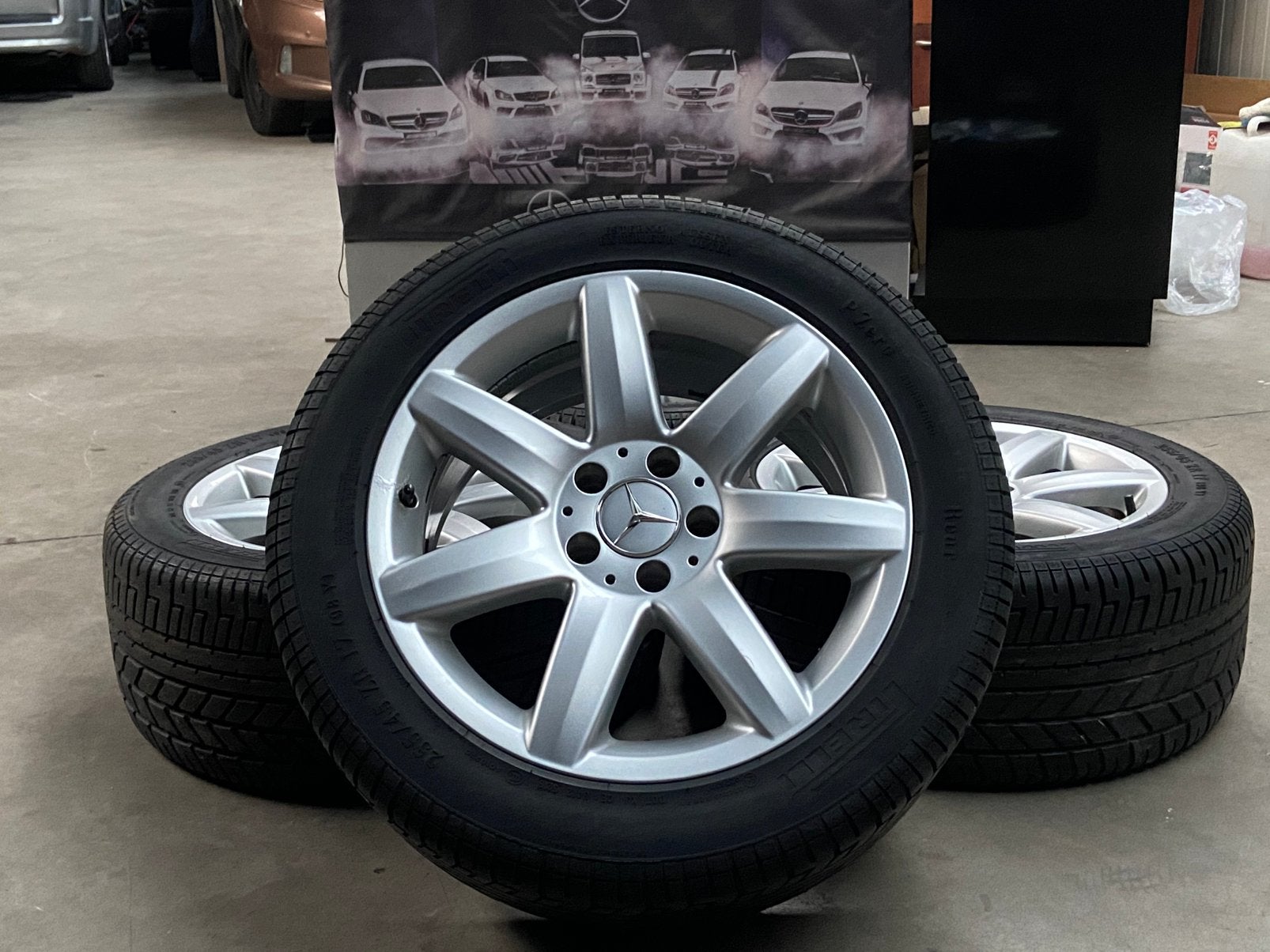 jantes Mercedes-Benz d'origine avec pneus d'été Pirelli., Pneus et Jantes, 255 mm, Véhicule de tourisme, Pneus été