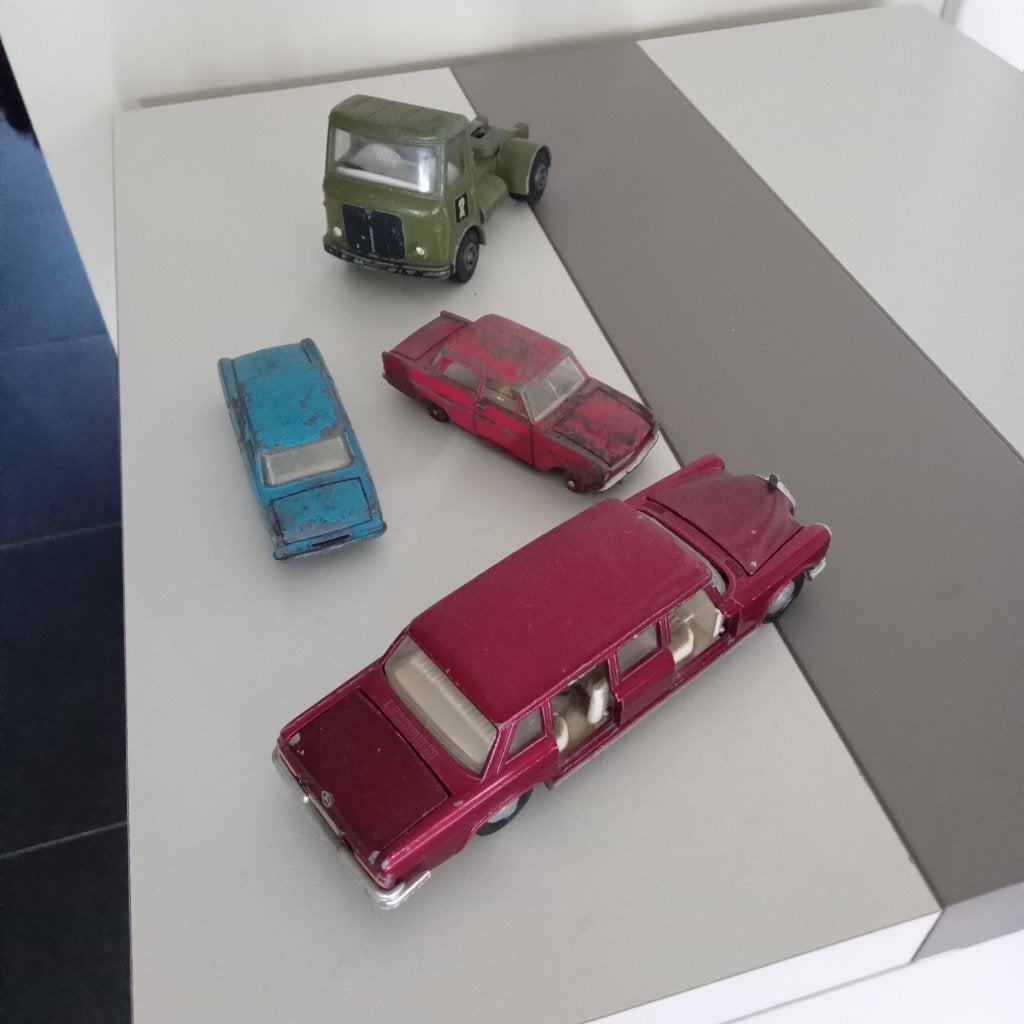 LOT DINKY TOYS, Hobby & Loisirs créatifs, Envoi, Dinky Toys