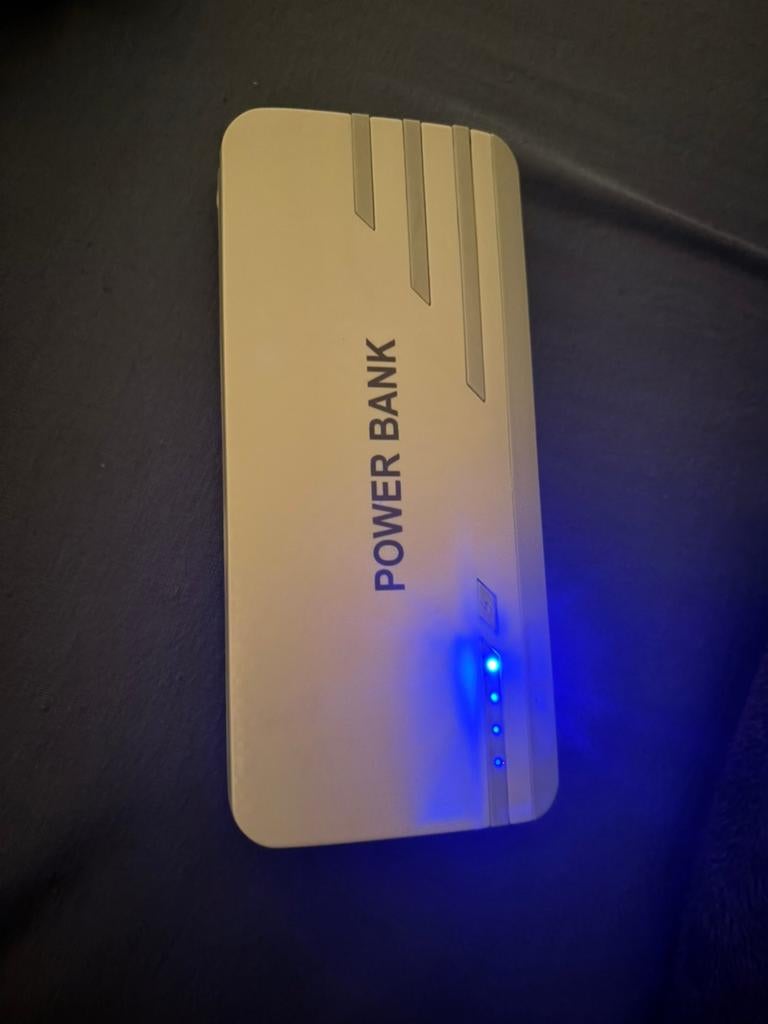 Ophalen merksem antwerpen, Computers en Software, Netwerk switches, Ophalen, Zo goed als nieuw