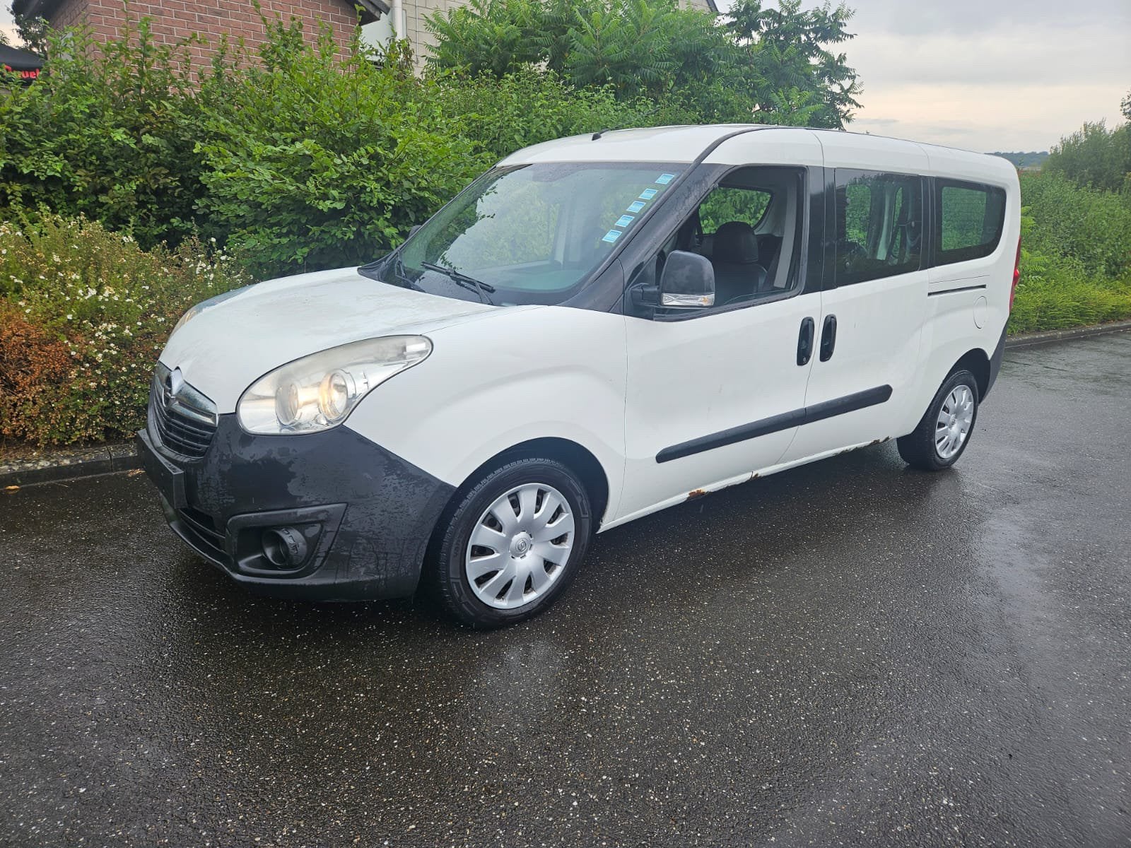 Opel Combo 1.6 CDTi 5 PLACES UTILITAIRE, Autos, Attache-remorque, Achat, Boîte manuelle, Noir
