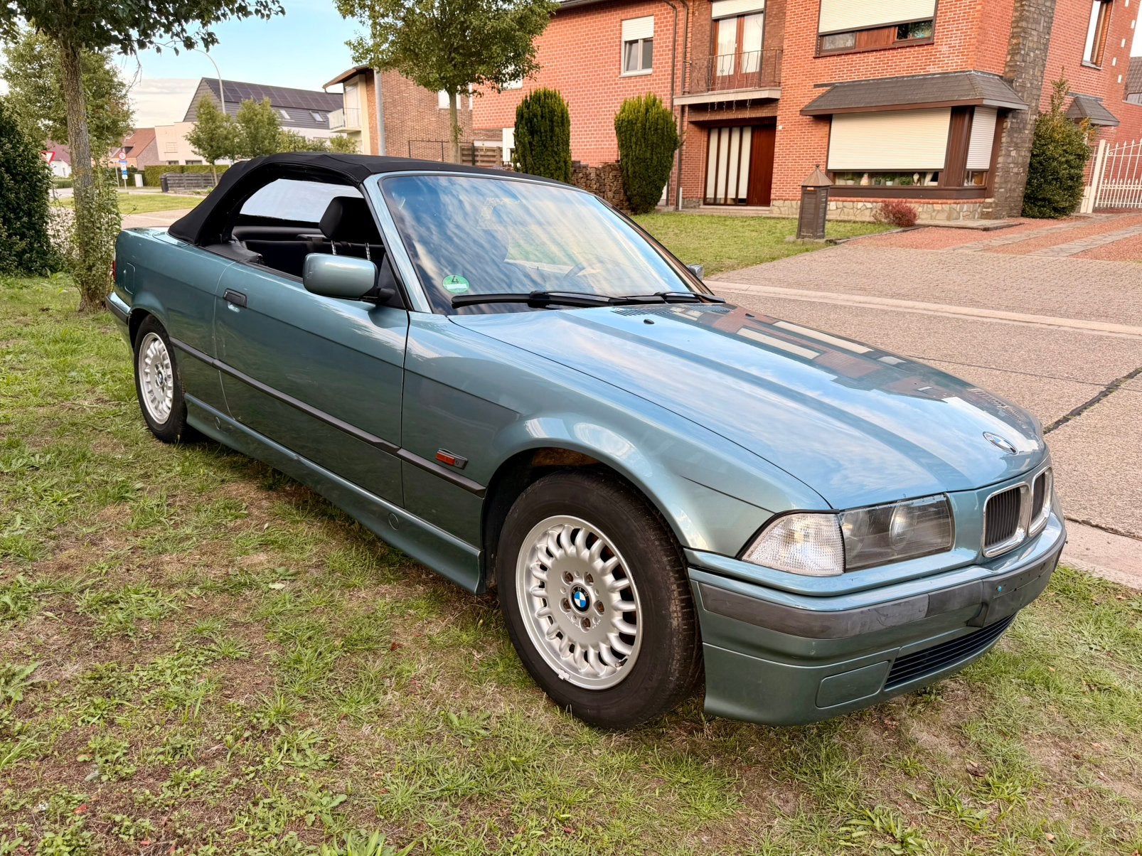 BMW 318i Cabriolet, Auto's, BMW, Zwart, 4 cilinders, Cabriolet, Bedrijf