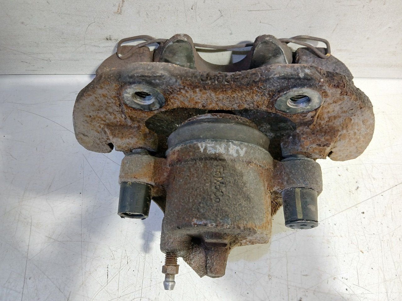 Remklauw rechts voor Ford EcoSport, Onderdelen@venauto.nl, Van der Ven Autorecycling B.V., Gebruikt, Ettenseweg 76, 4706 PB Roosendaal, The Netherlands
