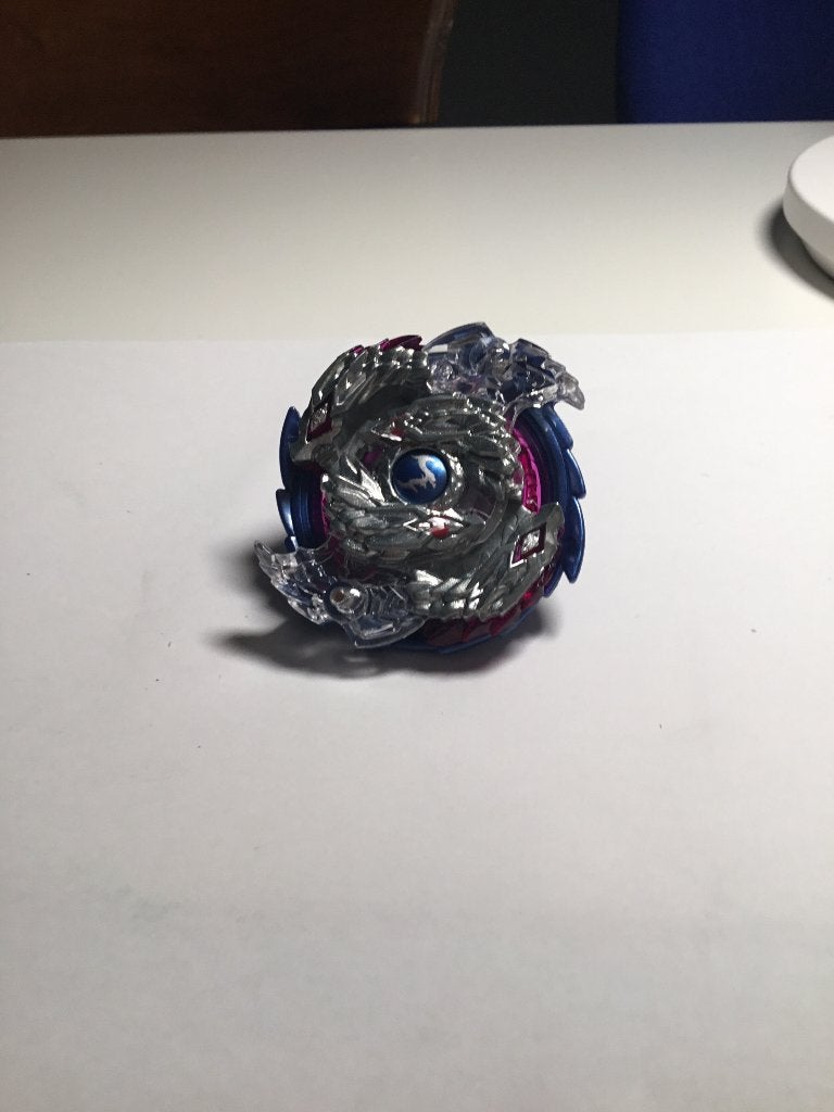 Beyblade Burst Evolution: Luinor, Spryzen, Valtryek, Fafnir, Ophalen, Gebruikt