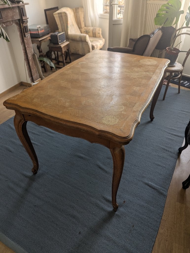Grote vintage tafel in massief hout — marqueterie, Huis en Inrichting, Ophalen, Gebruikt, 50 tot 100 cm, Vijf personen of meer