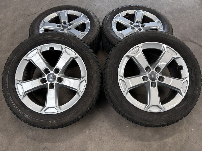 17 inch originele velgen + winterbanden Audi Q2 81A071497A s, Auto-onderdelen, -, -, Banden en Velgen, 17 inch