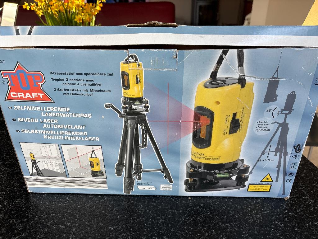 Laserwaterpas zelfnivellerend, Doe-het-zelf en Bouw, Ophalen, Zo goed als nieuw, Overige meters
