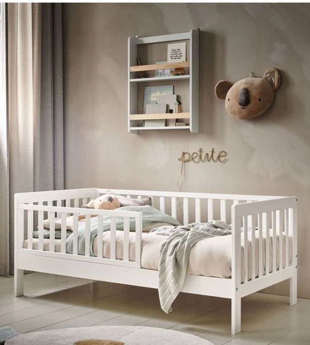 Bed “Petit Amelie” met matras - goede staat, Enfants & Bébés, Chambre d'enfant | Chambres d'enfant complètes, Enlèvement, Comme neuf