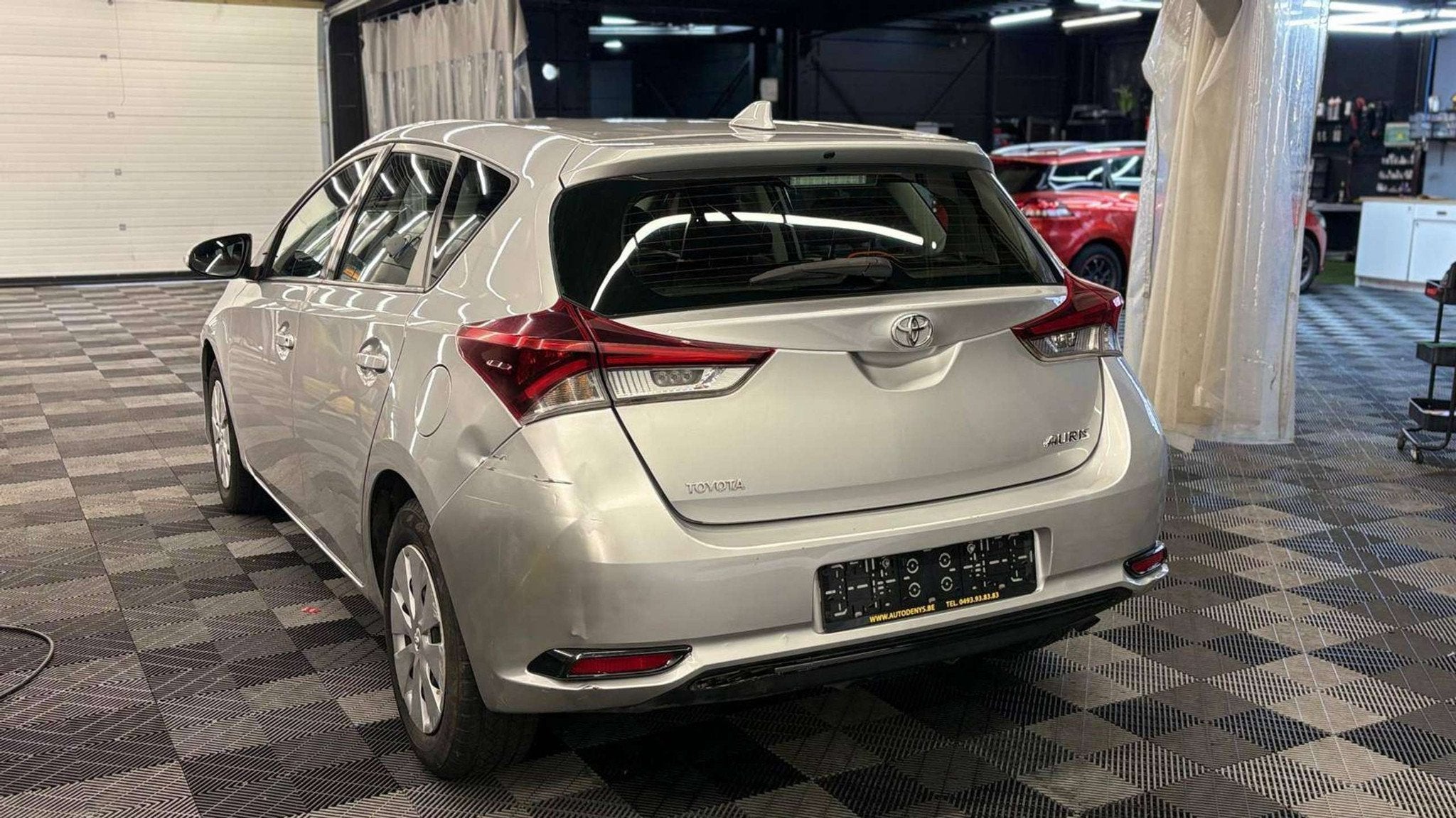 Toyota Auris 1.33i VVT-i bj. 11/2015 78000km Euro 6, Autos, Toyota, Argent ou Gris, Achat, Entreprise, Noir