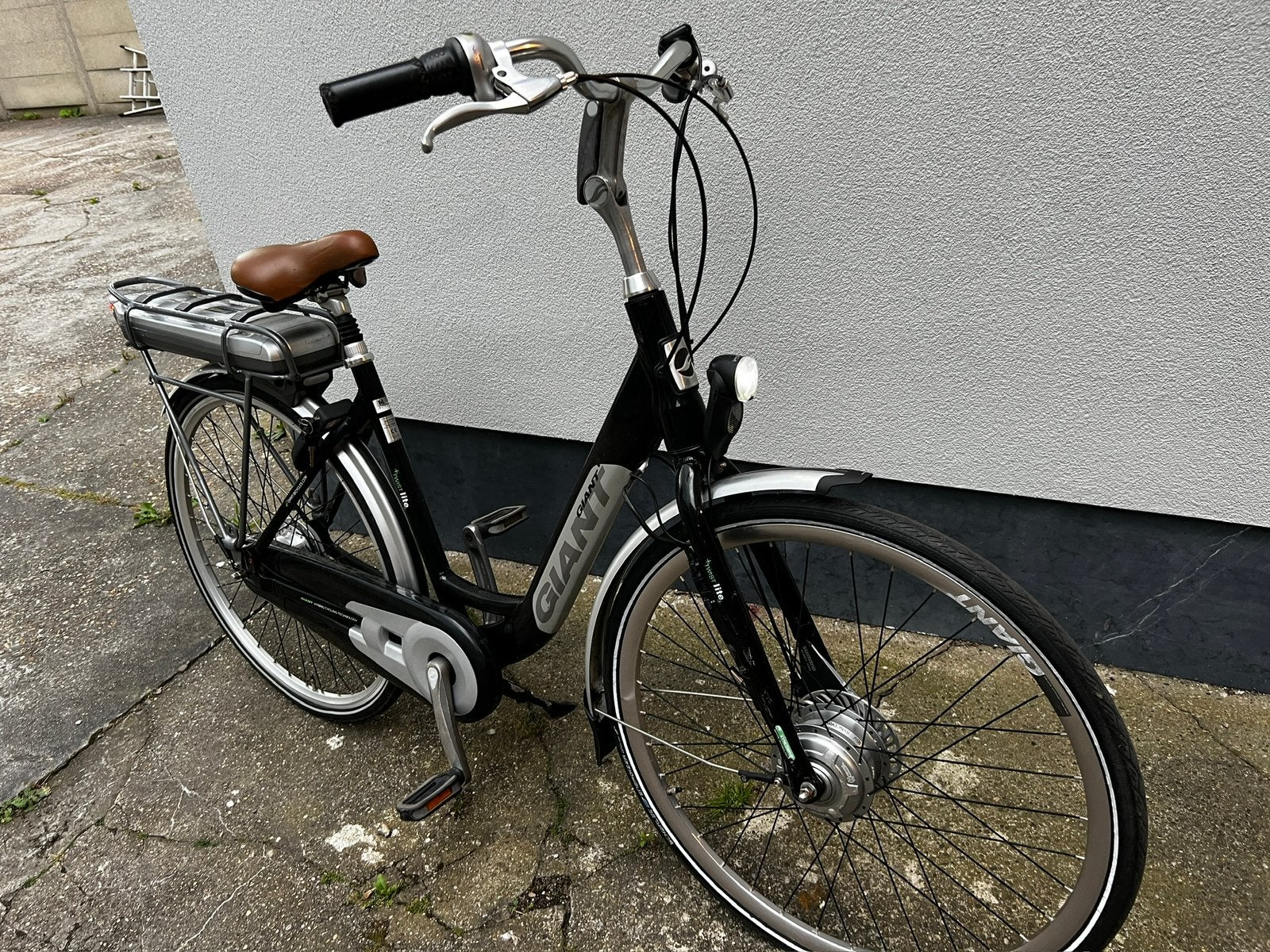 Elektrische fiets Giant 28 inch, Ophalen, Zo goed als nieuw, Giant