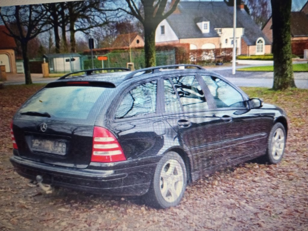 Auto Mercedes C200CDI, 90 kW, Achterwielaandrijving, Zwart, 4 cilinders