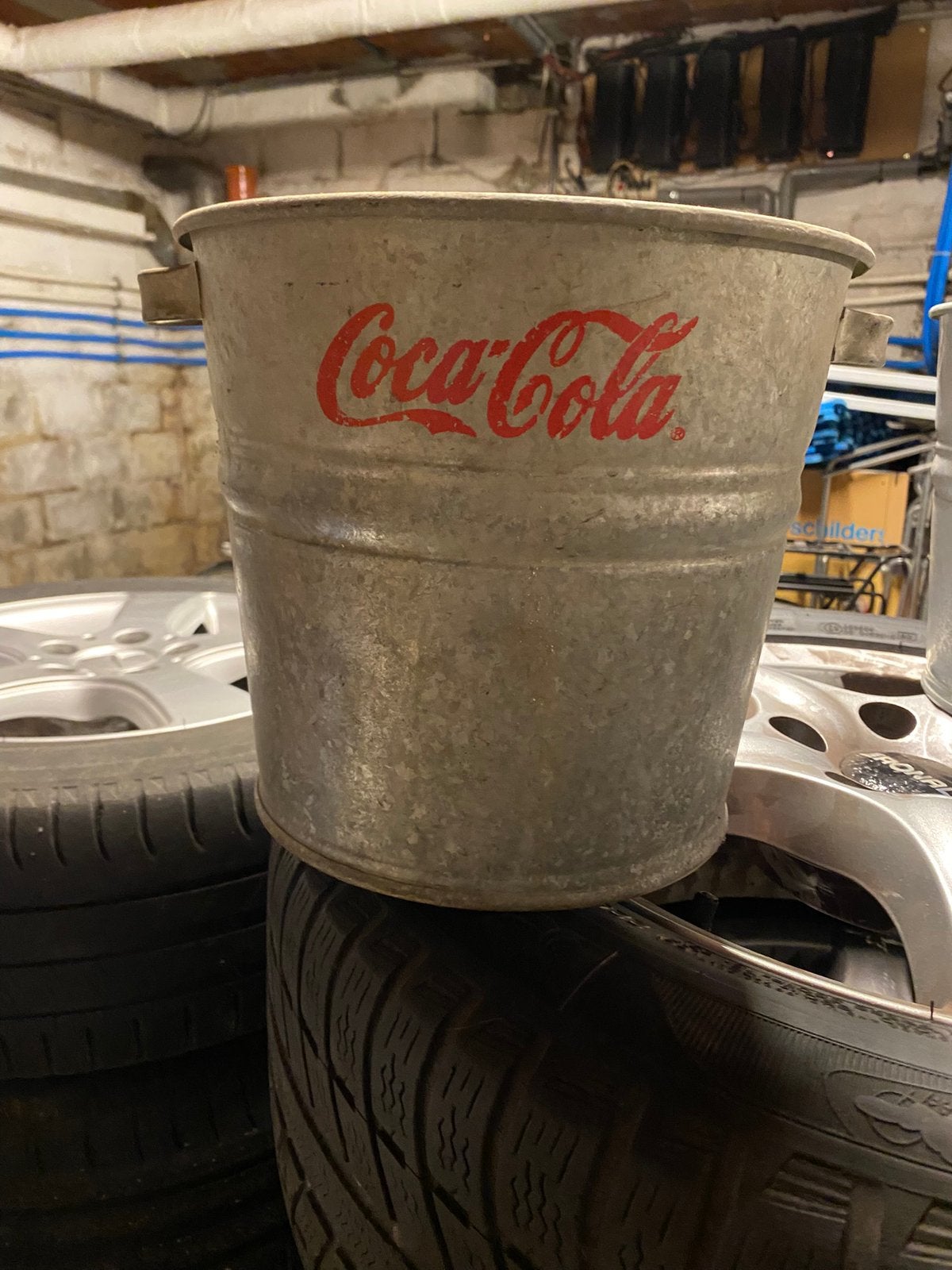 Ijsemmer coca cola, Ophalen, Gebruikt
