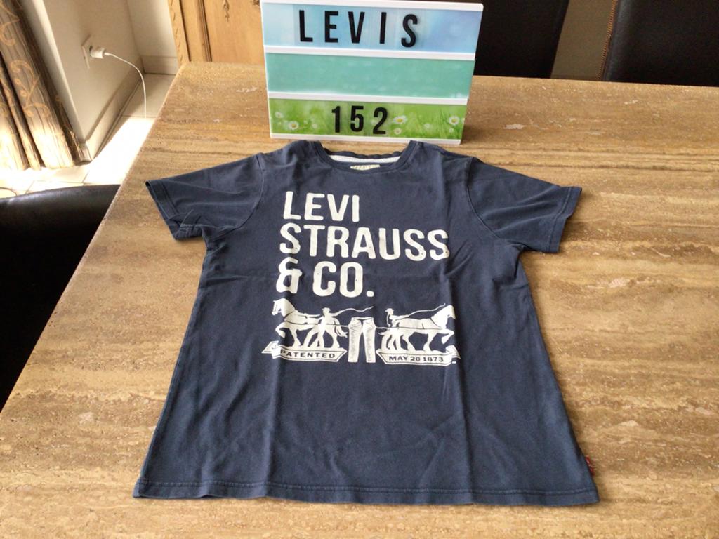 Pakket tshirts levi,s maat 152  4 stuks, Kinderen en Baby's, Kinderkleding | Maat 152, Zo goed als nieuw, Ophalen