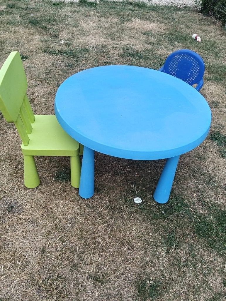 Kindertafel en stoel van ikea, Kinderen en Baby's, Ophalen, Gebruikt, Stoel(en)