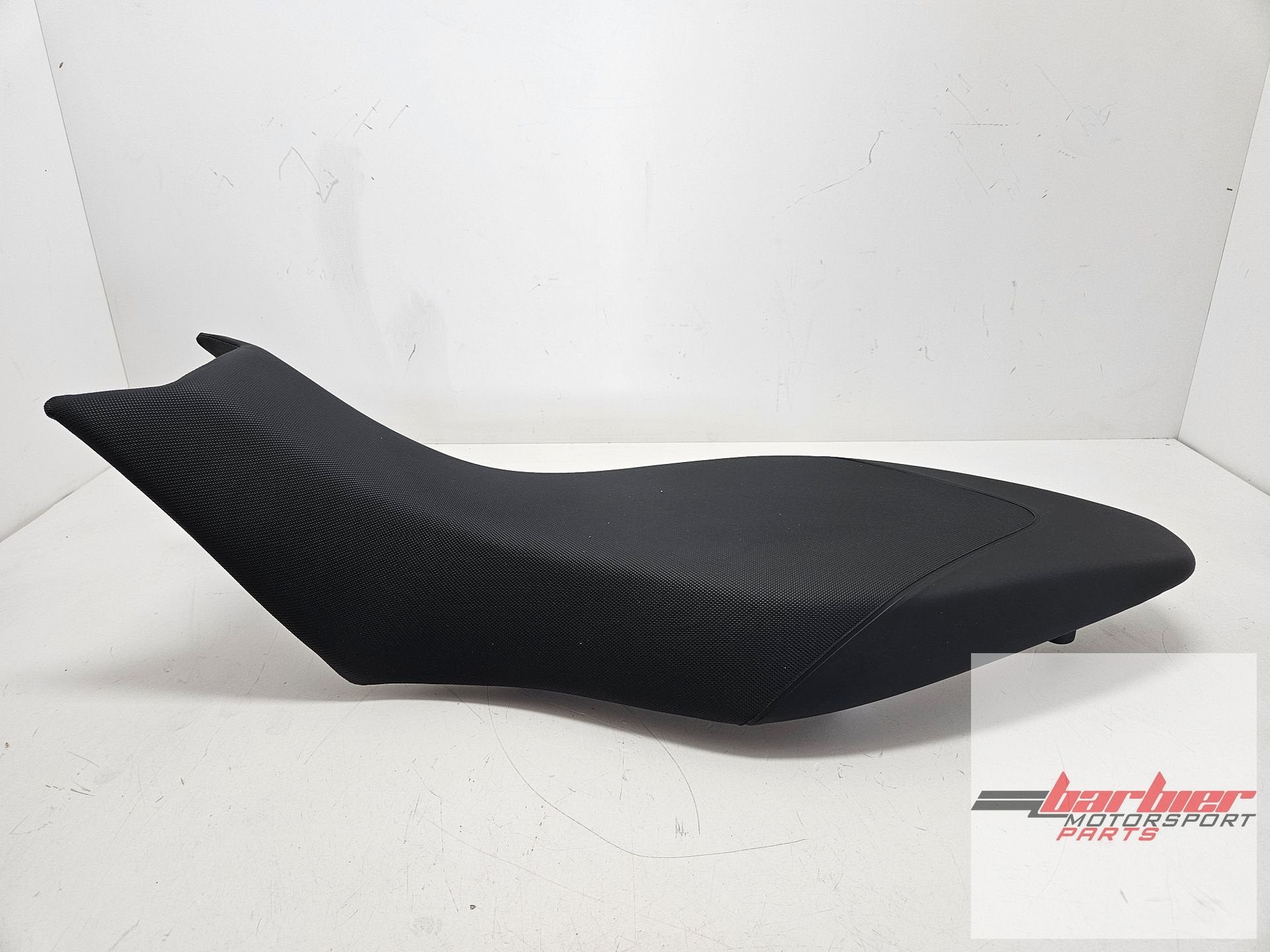 APRILIA DORSODURO 900 ZADEL SEAT  ZWART ORI 2EH, Gebruikt, -, -, Ophalen of Verzenden