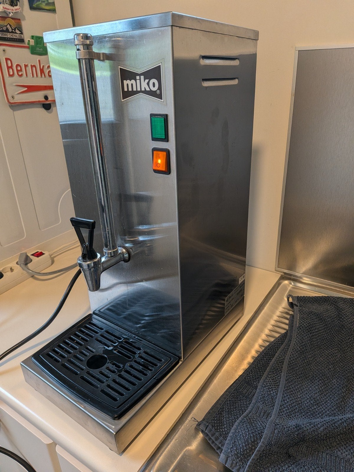 Warm water dispenser 10 liter, Zakelijke goederen, Ophalen