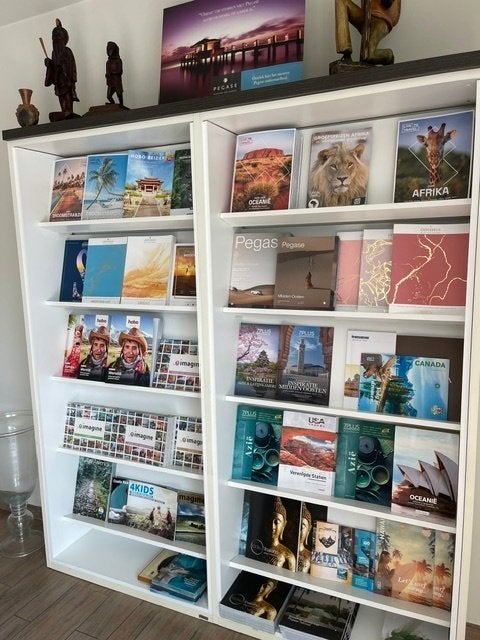 design de magasin armoires à brochures chaises de bureau, Enlèvement, Comme neuf, Avec tablette(s)
