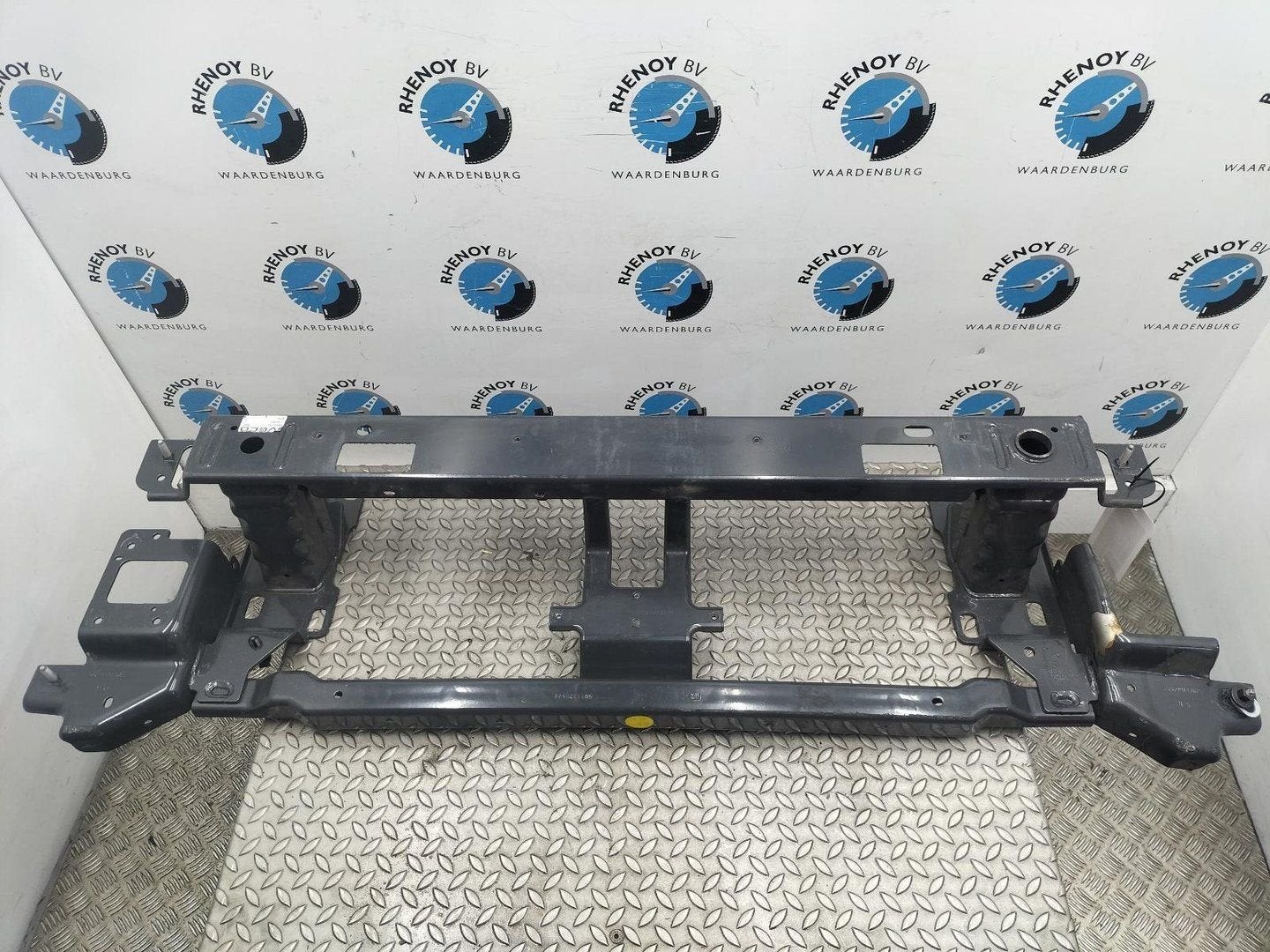 IVECO DAILY 40C18 40 VOORBUMPER BALK 5803167144 2024, ARN reconnu, Utilisé, Avant, Enlèvement ou Envoi
