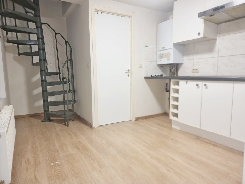 Duplexstudio met slaapkamer-Antwerpen Stadspark–€ 775, Immo, 20 tot 35 m², Antwerpen (stad)