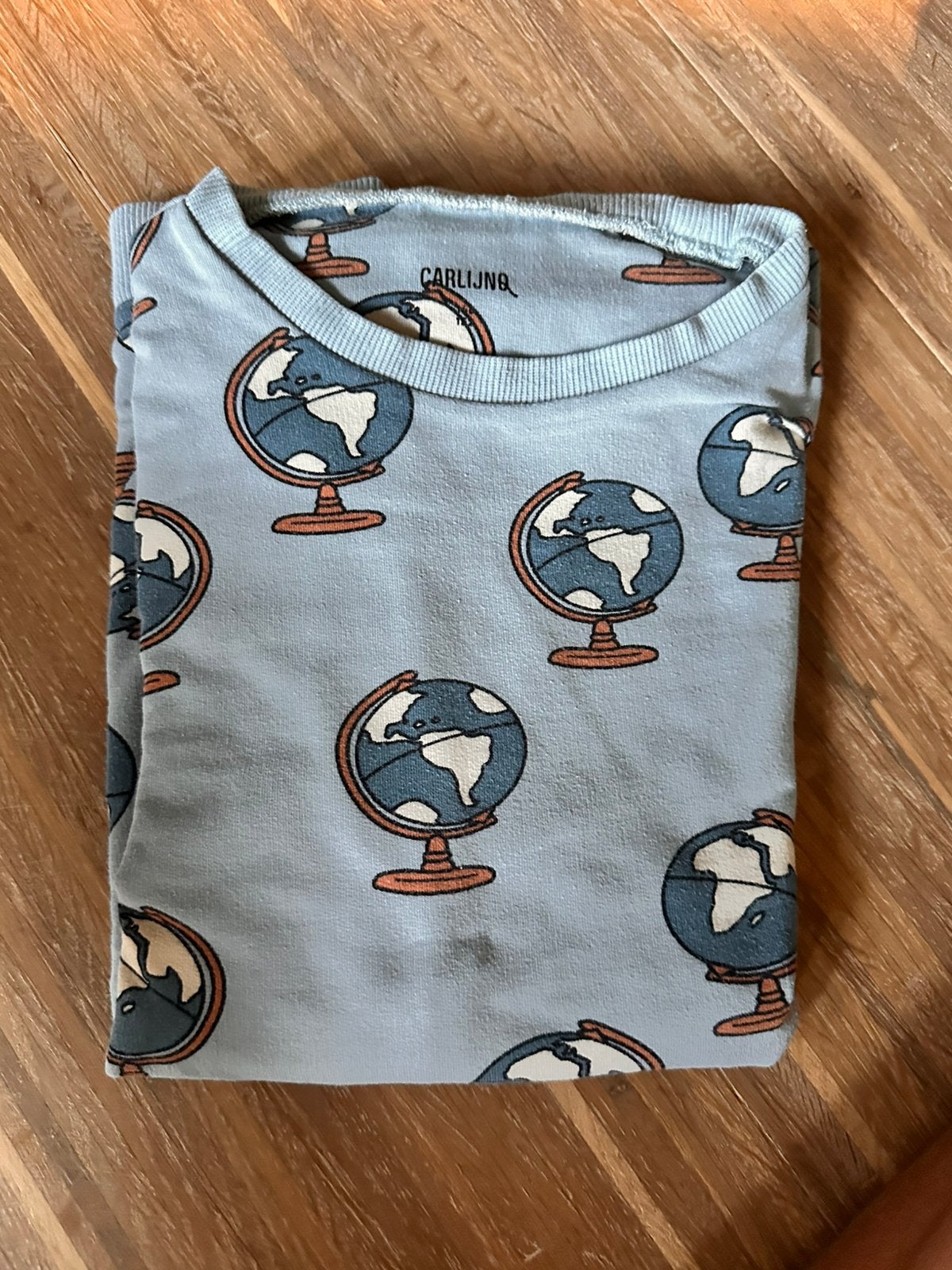 T-shirt let aardbollen, Kinderen en Baby's, Babykleding | Maat 50, Ophalen, Zo goed als nieuw