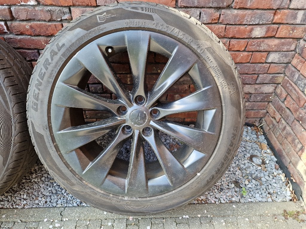 Tesla velgen met winterbanden, Autos : Pièces & Accessoires, Pneus & Jantes, Jante(s), Pneus hiver, 255 mm, Véhicule de tourisme