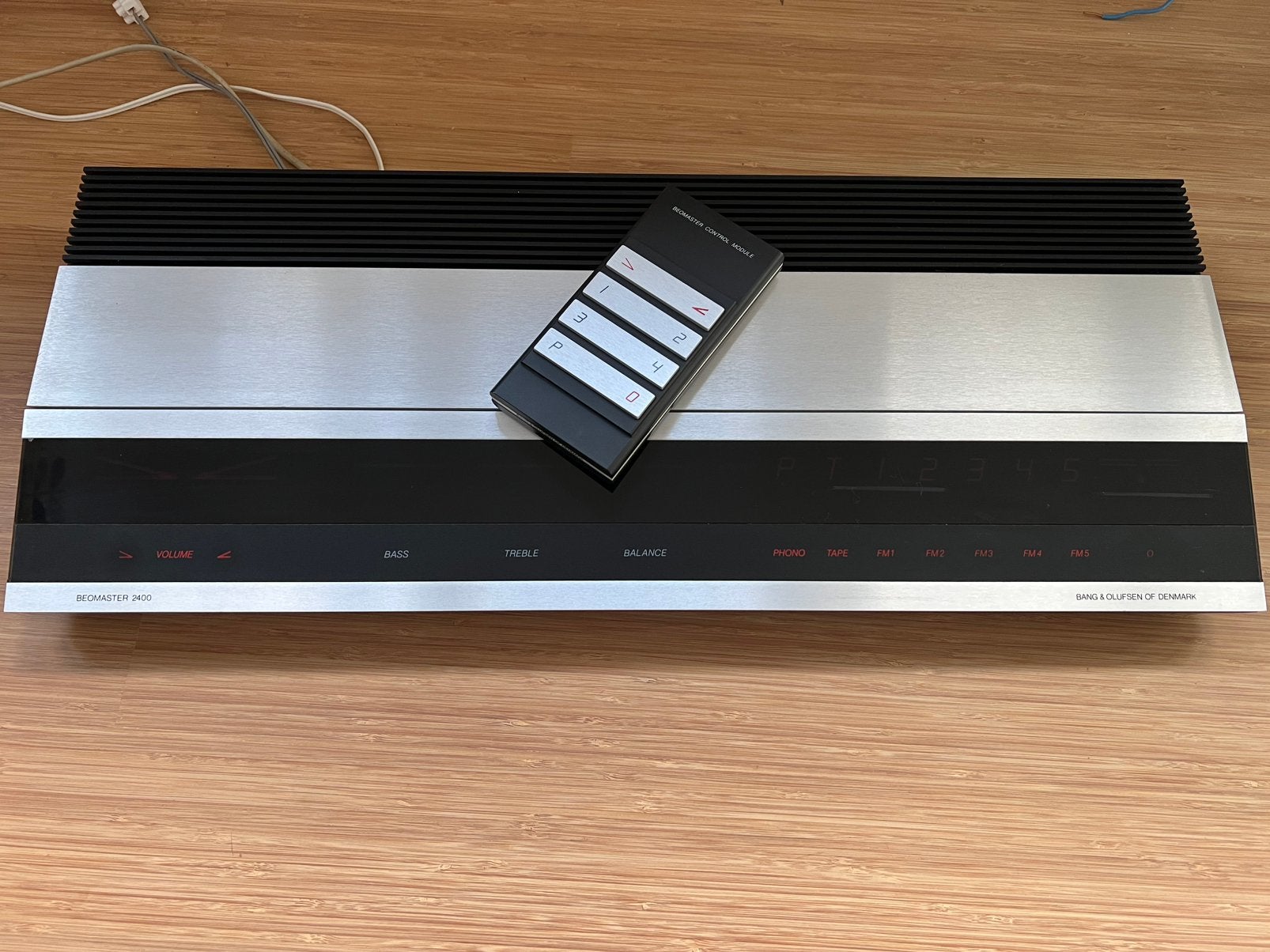 Bang & Olufsen 2400 + zeldzame remote control, Audio, Tv en Foto, Ophalen, Gebruikt, Tuner of Radio, Bang & Olufsen