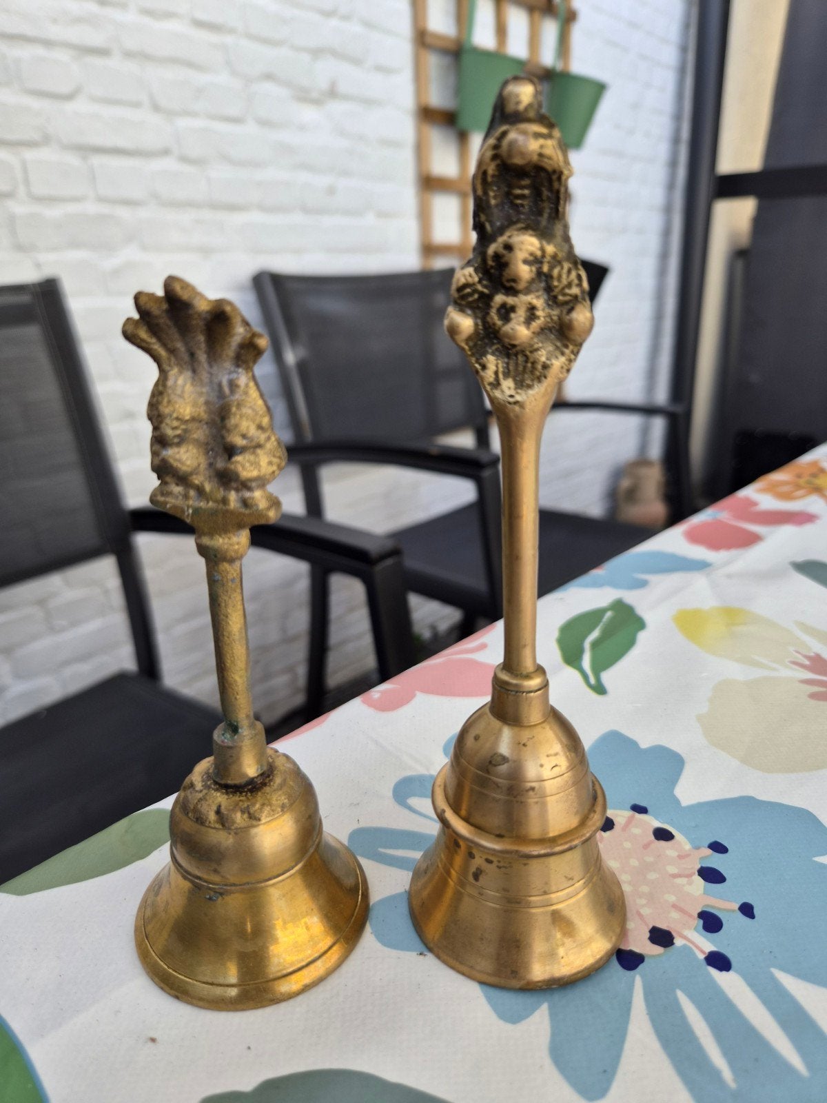Set van 2 Antieke Messing Puja Ghanti Tempelbellen – Hanuman, Antiek en Kunst, Antiek | Kandelaars, Ophalen