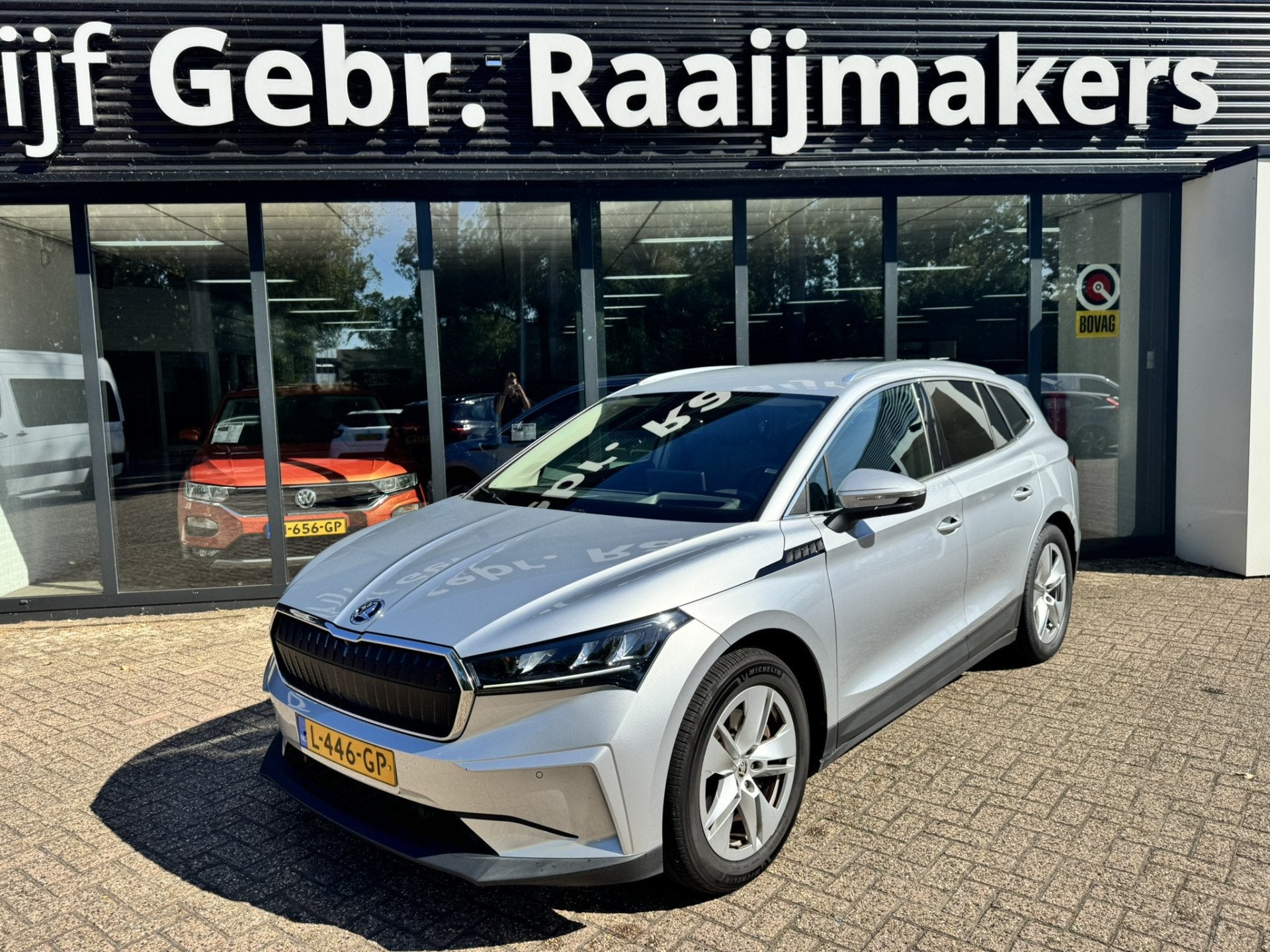 Skoda Enyaq iV 80*Headupdisplay*Camera*ECC*89SOH*, Autos, Argent ou Gris, Achat, Entreprise, Chargement par induction pour smartphones
