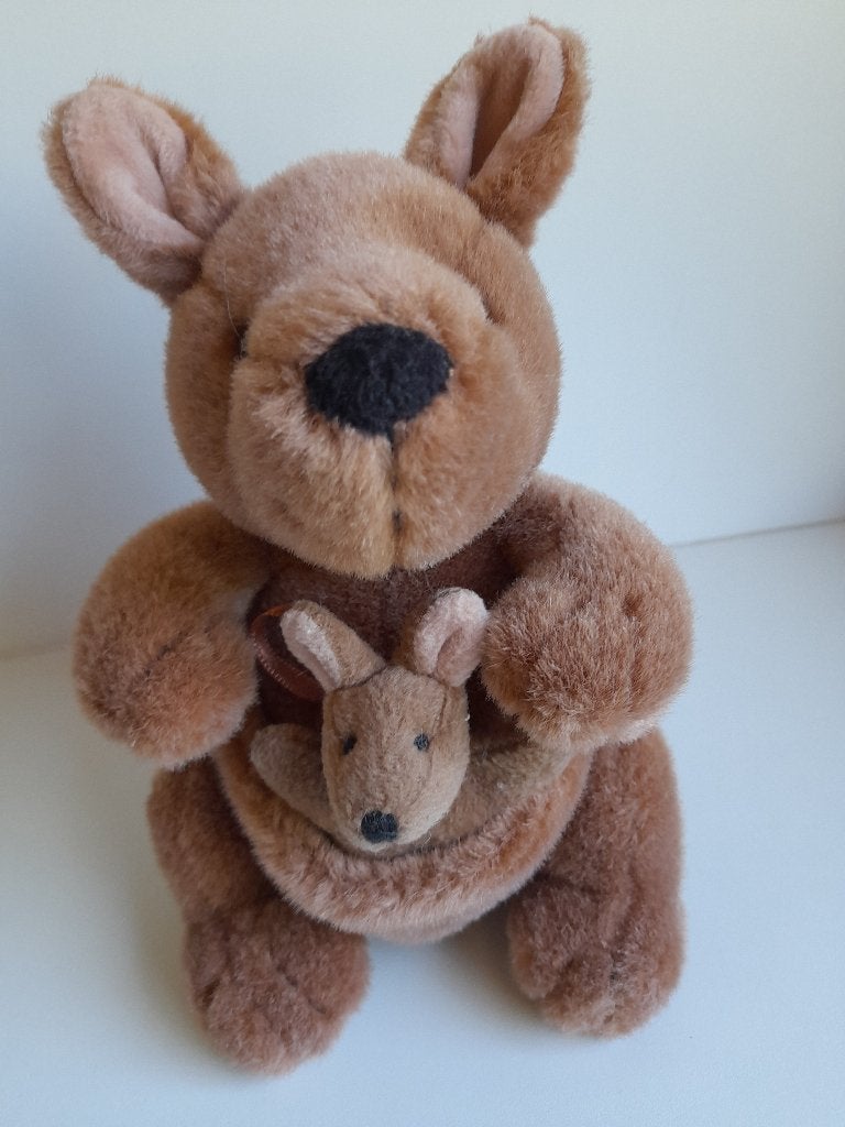 knuffel kangoeroe met baby, Ophalen of Verzenden, Zo goed als nieuw