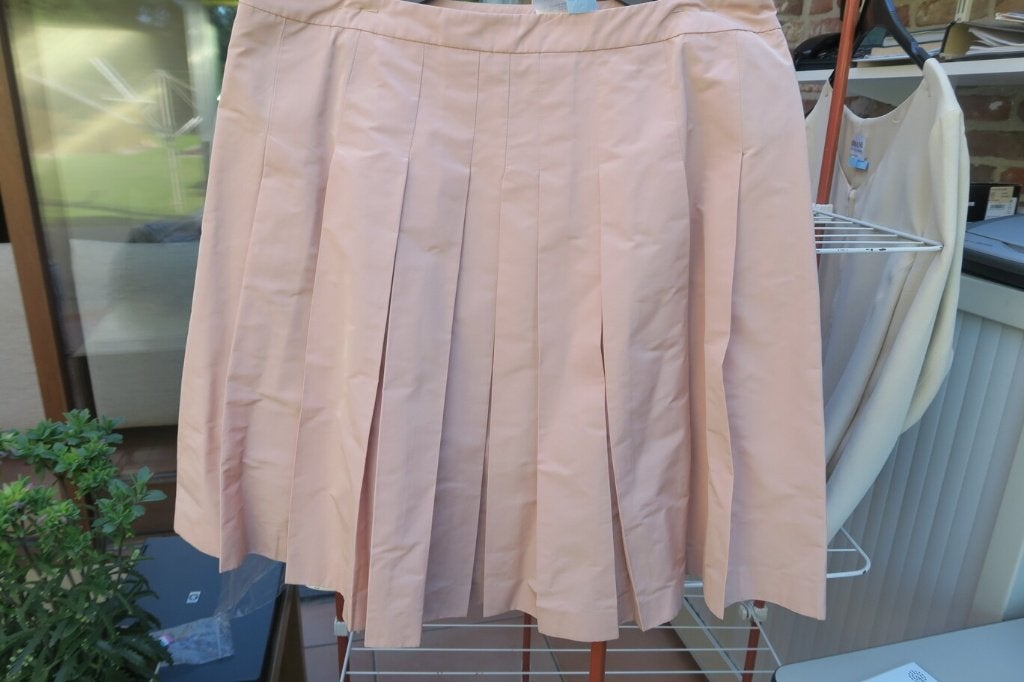 Rokje nieuw zijde roze plooien Red Valentino mt 40 (it44), Vêtements | Femmes, Neuf, Taille 38/40 (M), Enlèvement ou Envoi, Longueur genou