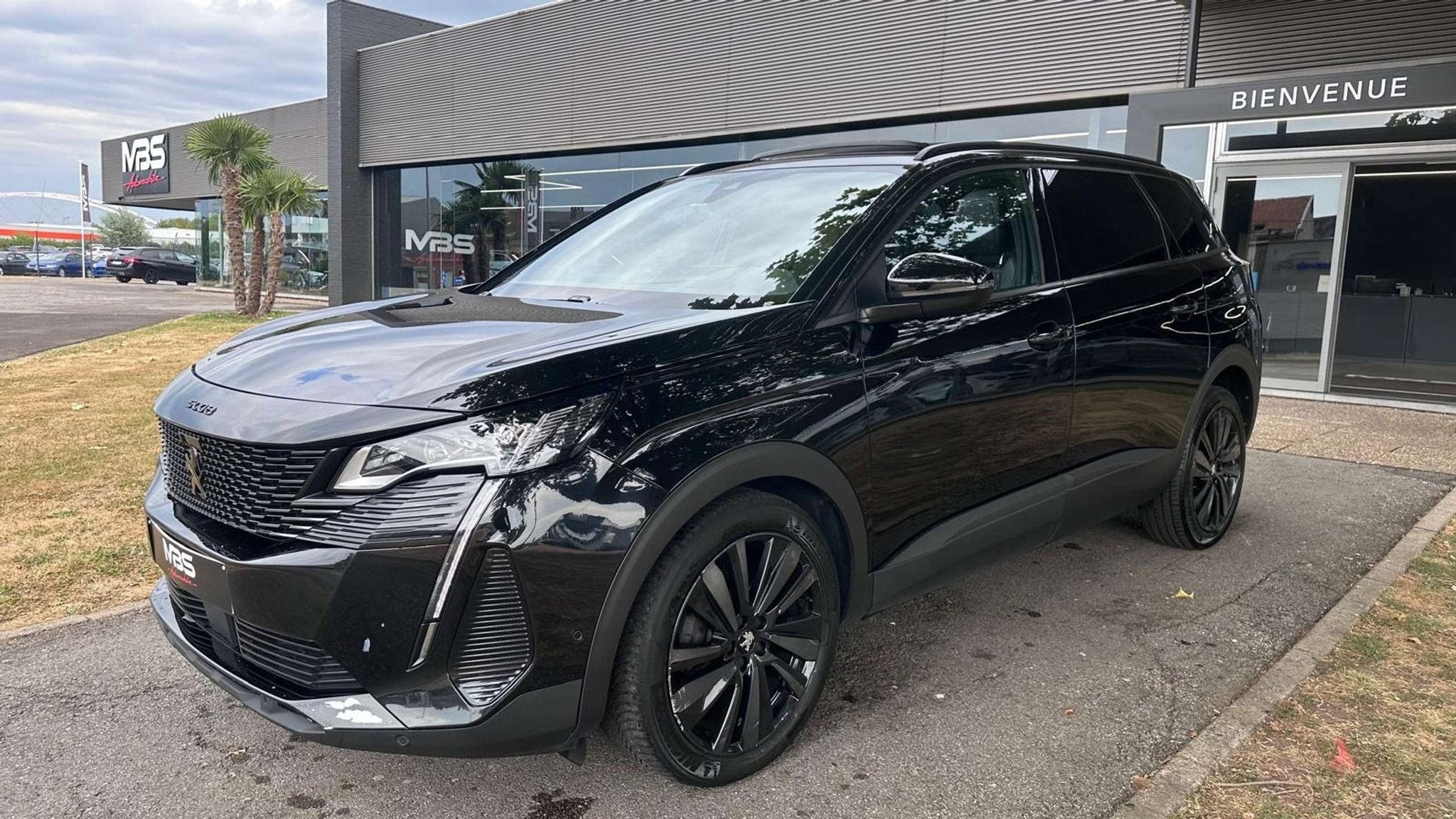 Peugeot 5008 * GT* TOIT PANO* CAMERA 360 * 7 PLACES* * LED*, Gebruikt, 1199 cc, Leder, 5 deurs