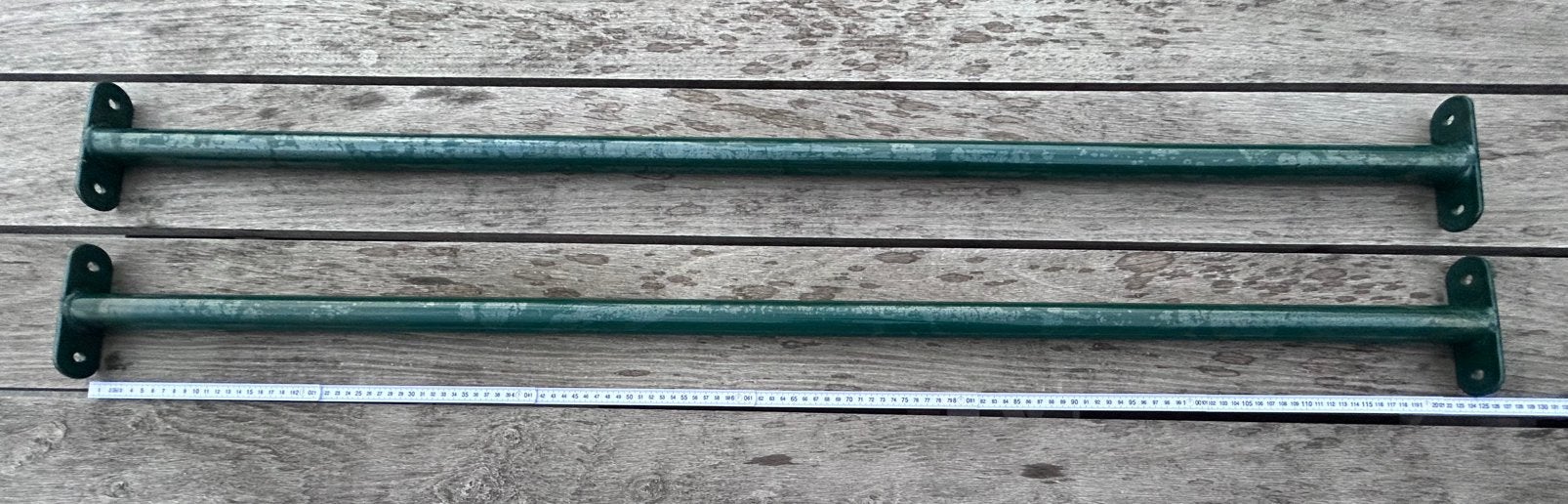 2 donkergroene duikelstangen van 125 cm, Ophalen, Zo goed als nieuw