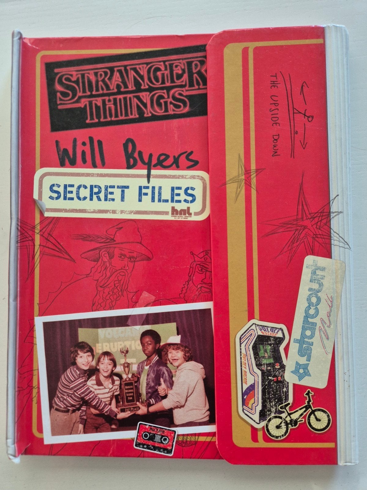 Stranger Things: Will Byers Secret Files, Boeken, Muziek, Ophalen of Verzenden, Gelezen