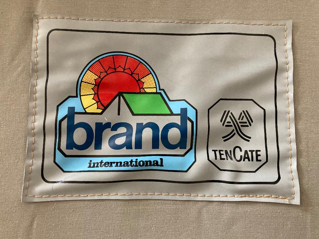 Tent BRAND, Enlèvement, Utilisé, Jusqu'à 4