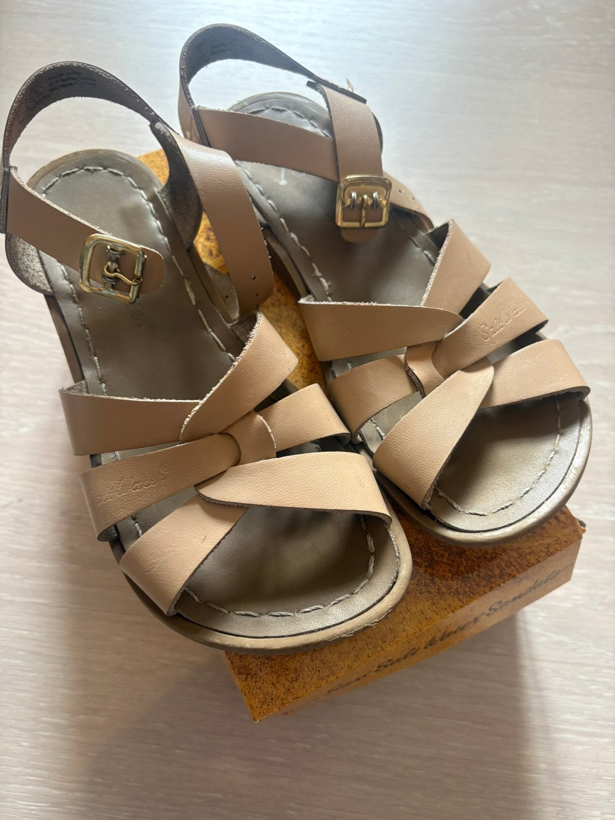 Salt-water sandals latte - maat 34, Ophalen, Zo goed als nieuw