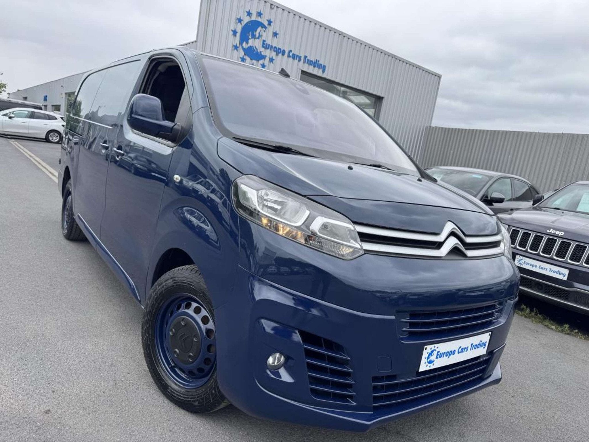 Citroën Jumpy XL 2.0BlueHdi 180CH BVA EAT8 3PLACES CARPLAY, Autos, Electronic Stability Program (ESP), Entreprise, 179 ch, Noir