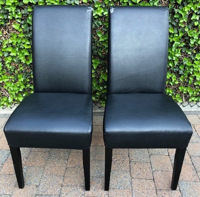 GRATIS: 2 stoelen (leuningen pellen beetje af), Ophalen, Gebruikt, Zwart, Hout