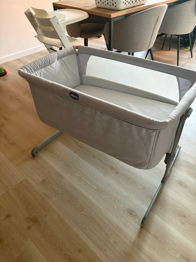 Co sleeper chicco, Kinderen en Baby's, Kinderkamer | Bedden, Ophalen, Zo goed als nieuw