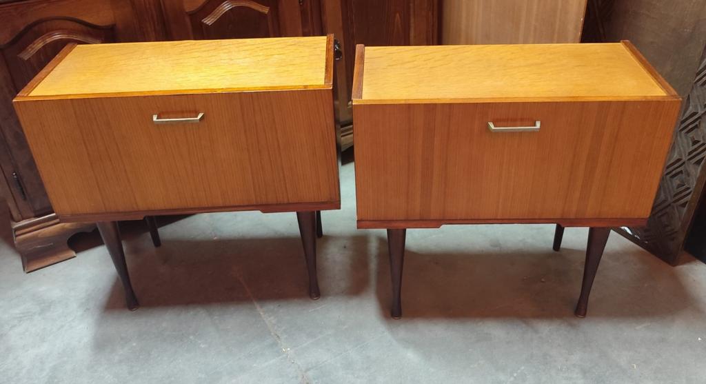 retro.vintage nachtkastjes, Ophalen