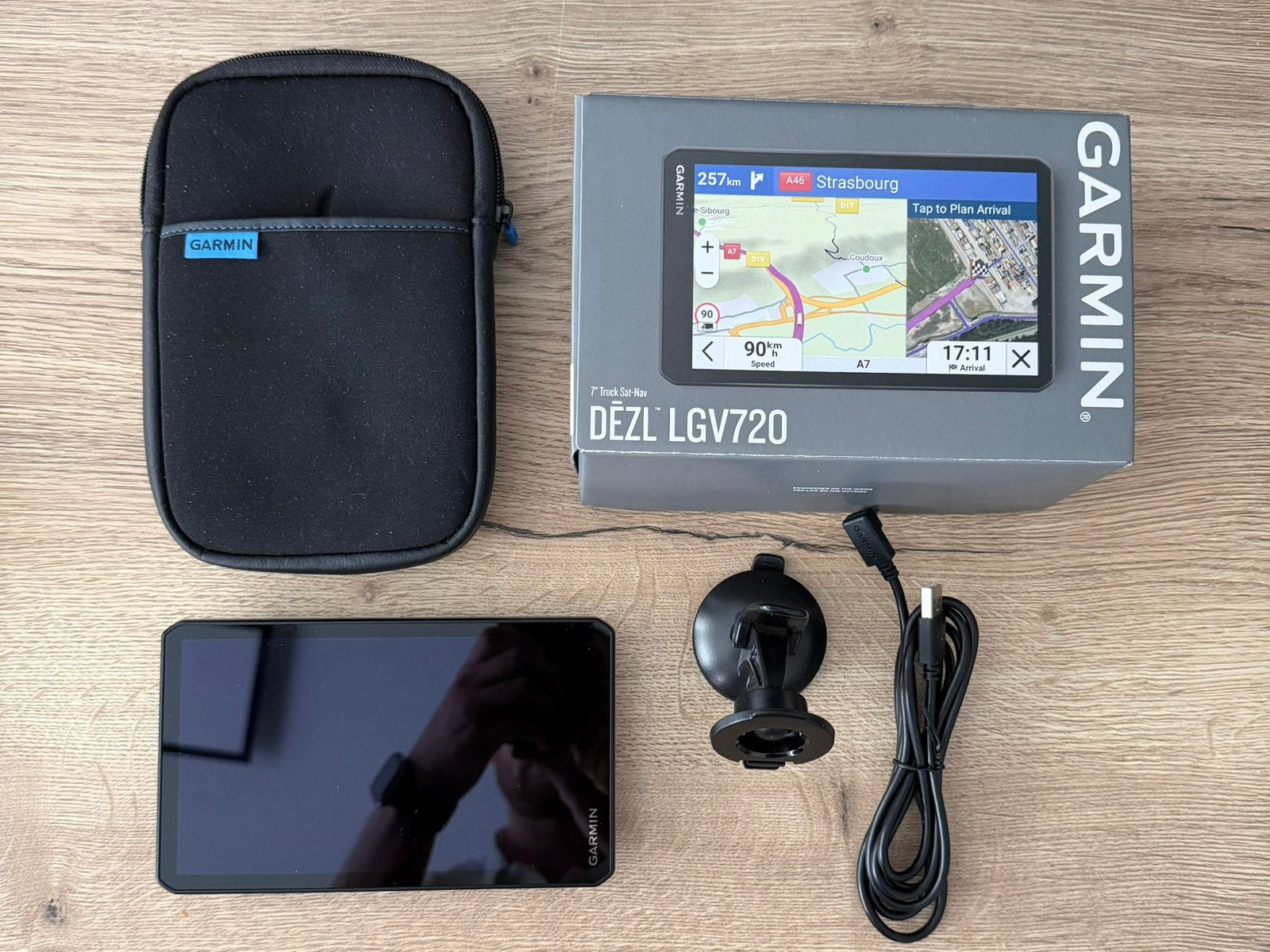 Carmin DĒZL LGV720 Trucknavigatie + opbergzakje, Enlèvement ou Envoi, Neuf
