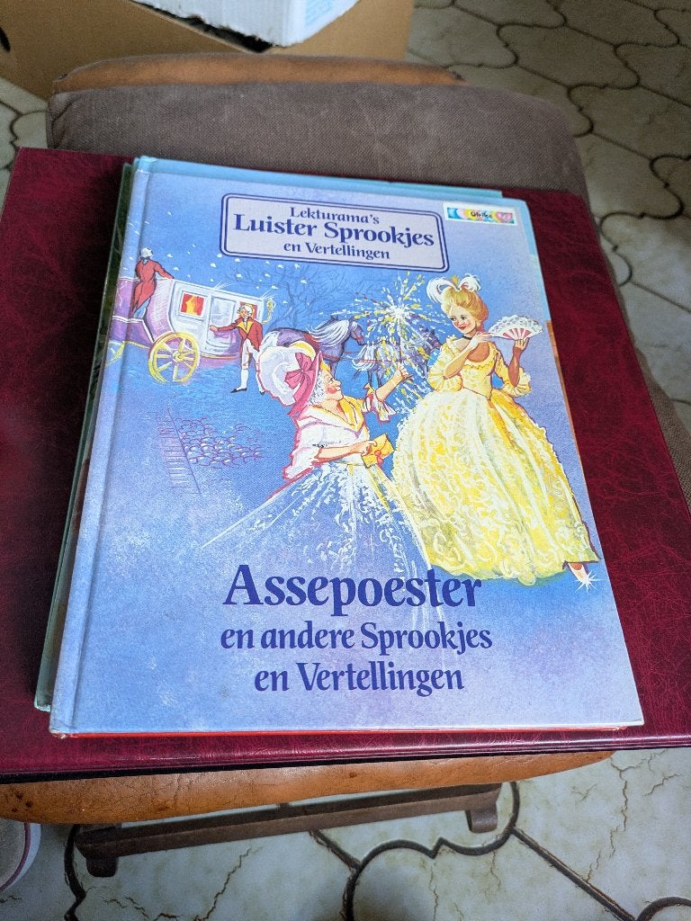 Assepoester en andere sprookjes, Boeken, Sprookjes en Fabels, Ophalen of Verzenden, Zo goed als nieuw