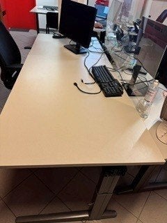 bureau, Huis en Inrichting, Ophalen, Gebruikt, Spaanplaat of MDF, Grijs