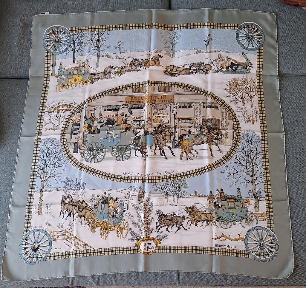 Hermès Carré "L'Hiver en Poste" - Philippe Ledoux, Hermès, Ophalen of Verzenden, Nieuw, Sjaal