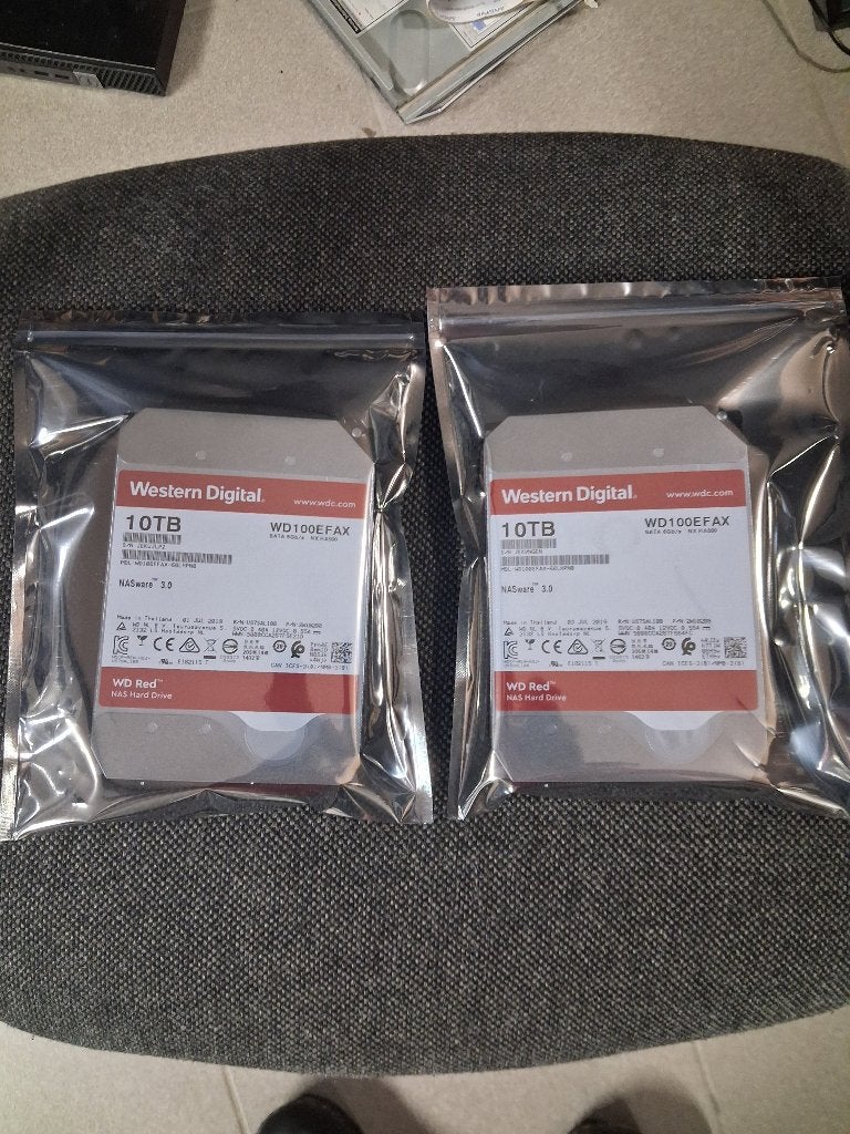 2x WD Red 10TB, Computers en Software, Harde schijven, Intern, Zo goed als nieuw, 10TB, SATA